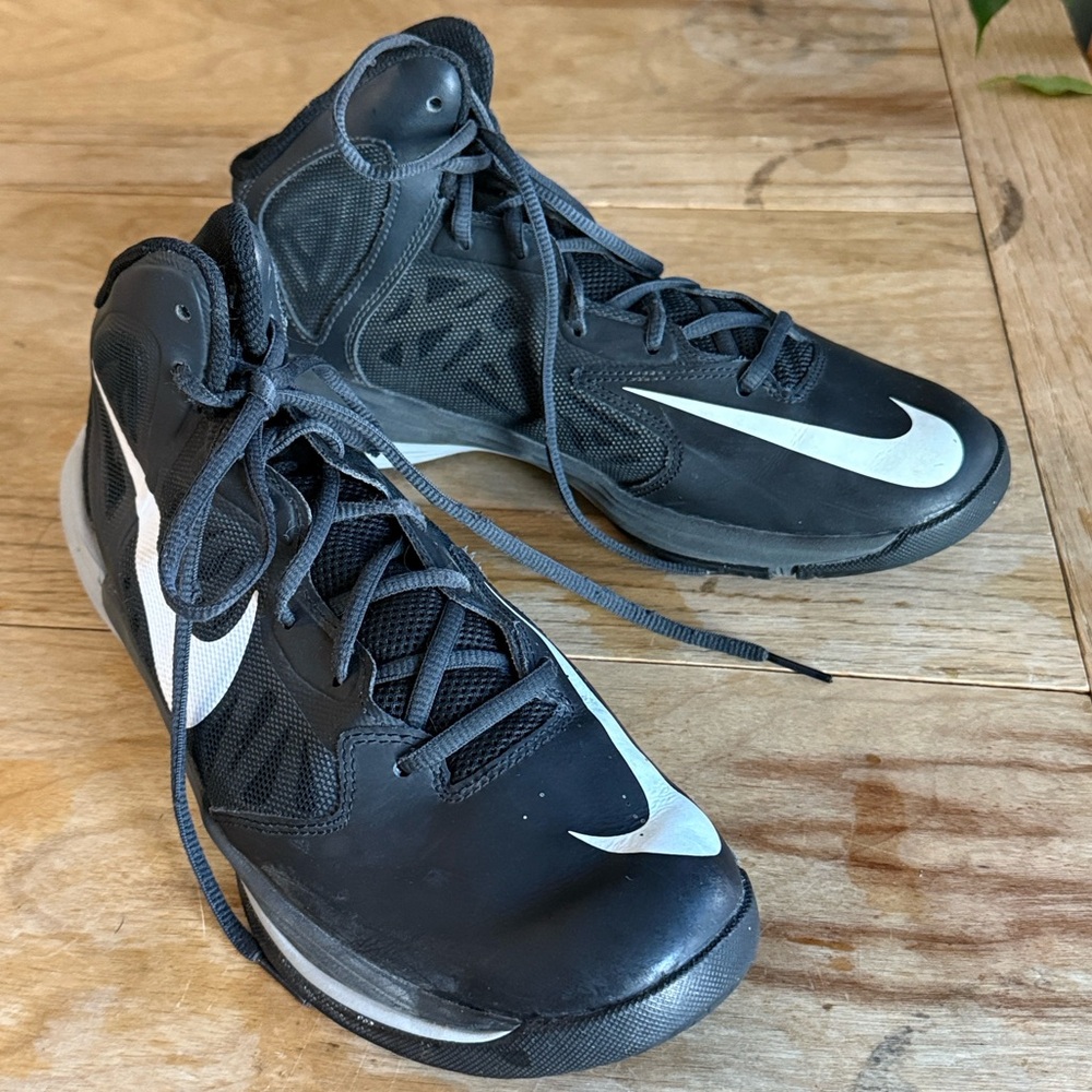 Nike Men’s Prime Hype DF Black W/ White, Lace-Up Basketball Sneaker. Size 8 (41)